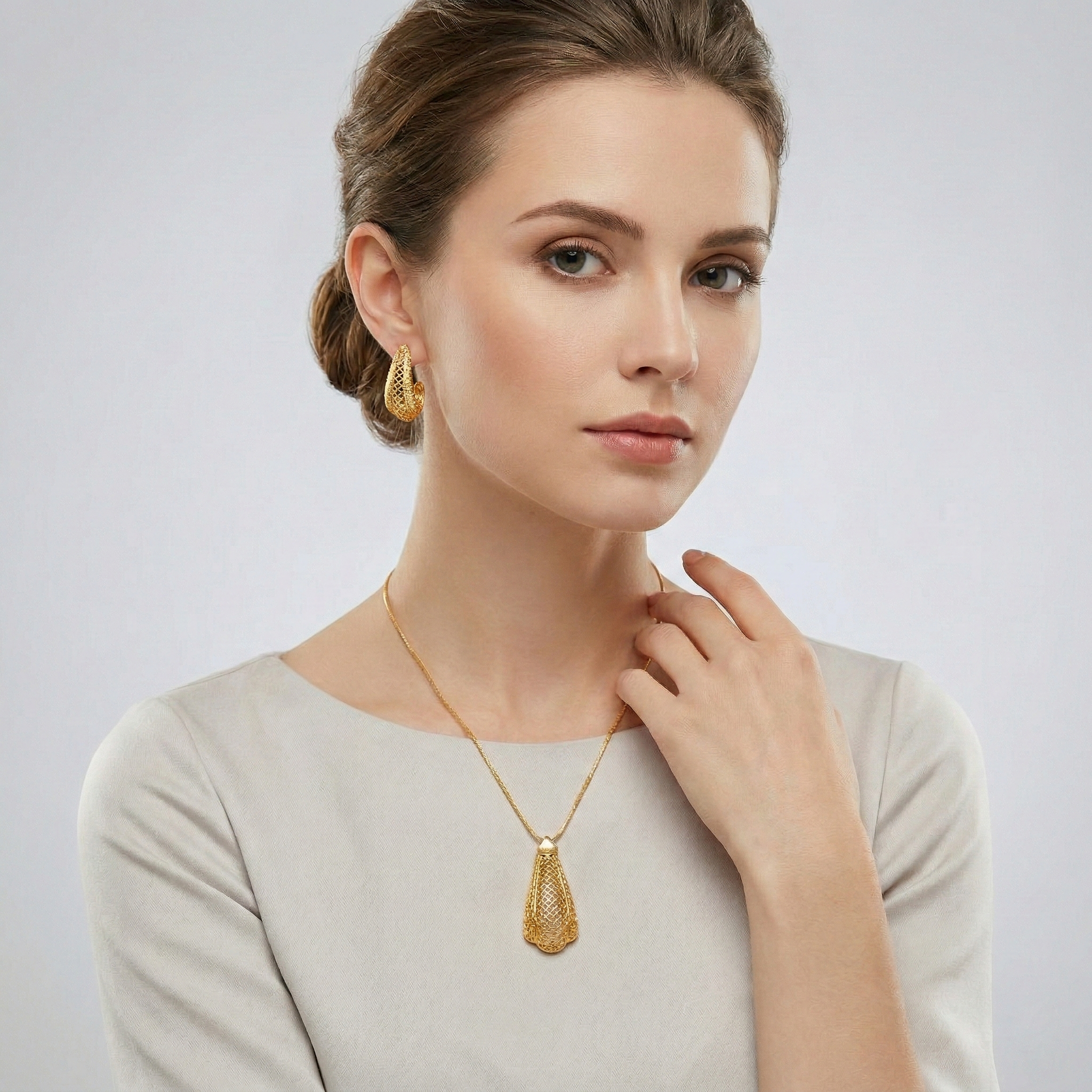 Gold Pendant Jewellery Set