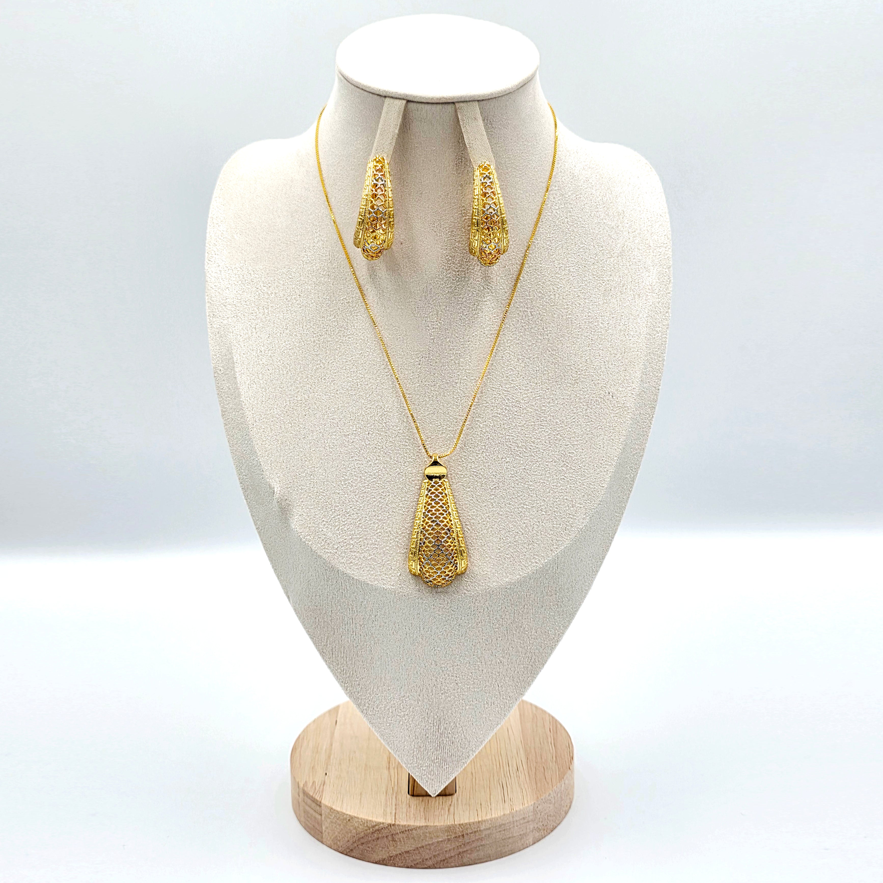 Gold Pendant Jewellery Set