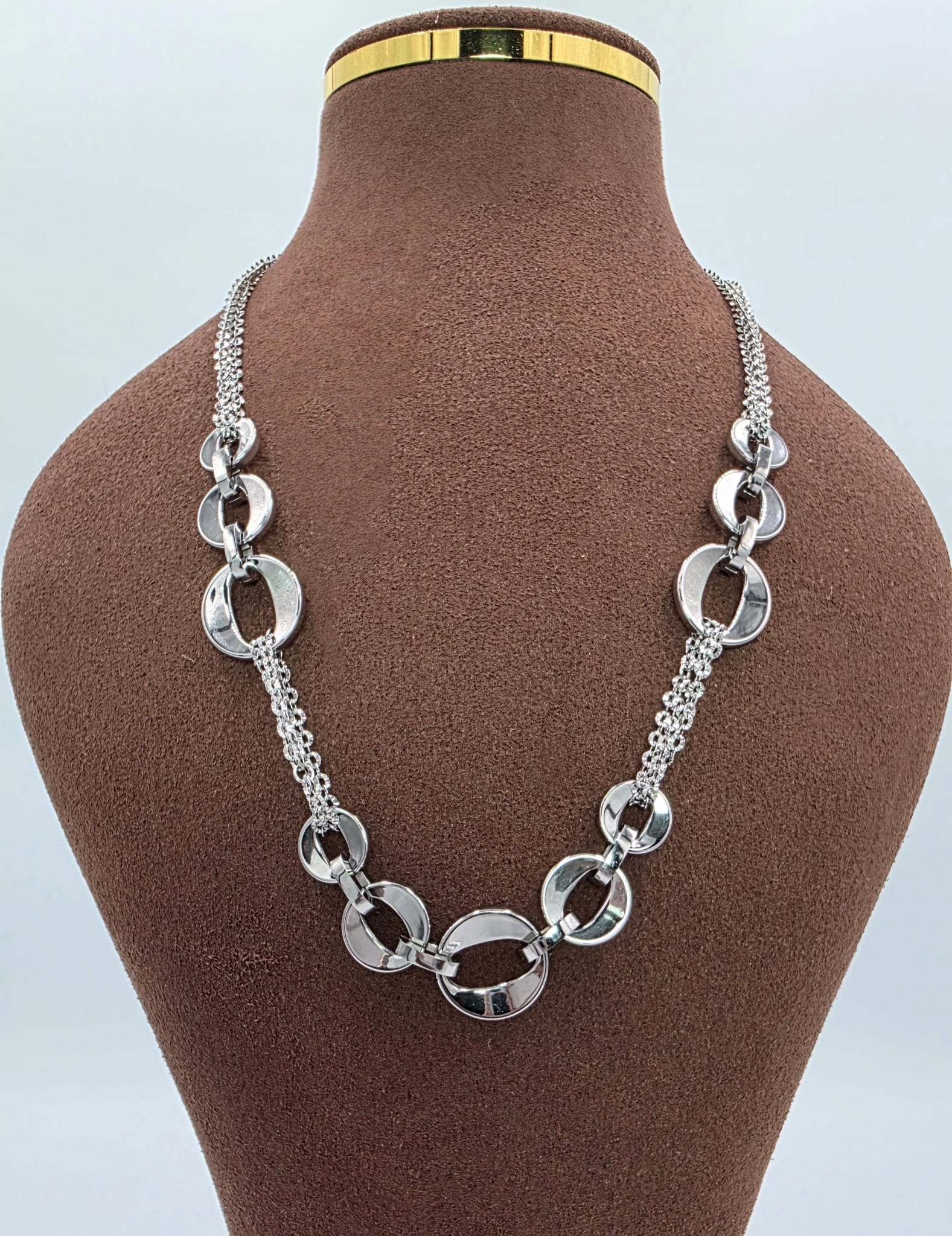 Silver Circular Chain Necklace with Large Circular Detailing