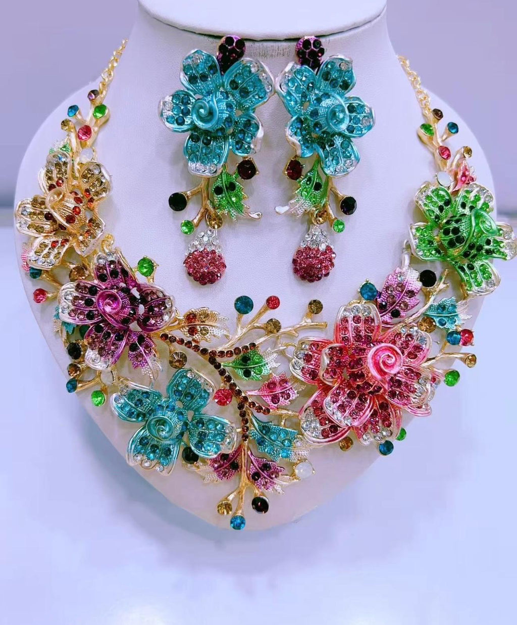Multicoloured Statement Floral Set
